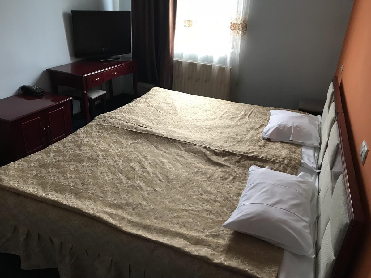 Moticica Hotell Timişoara Eksteriør bilde