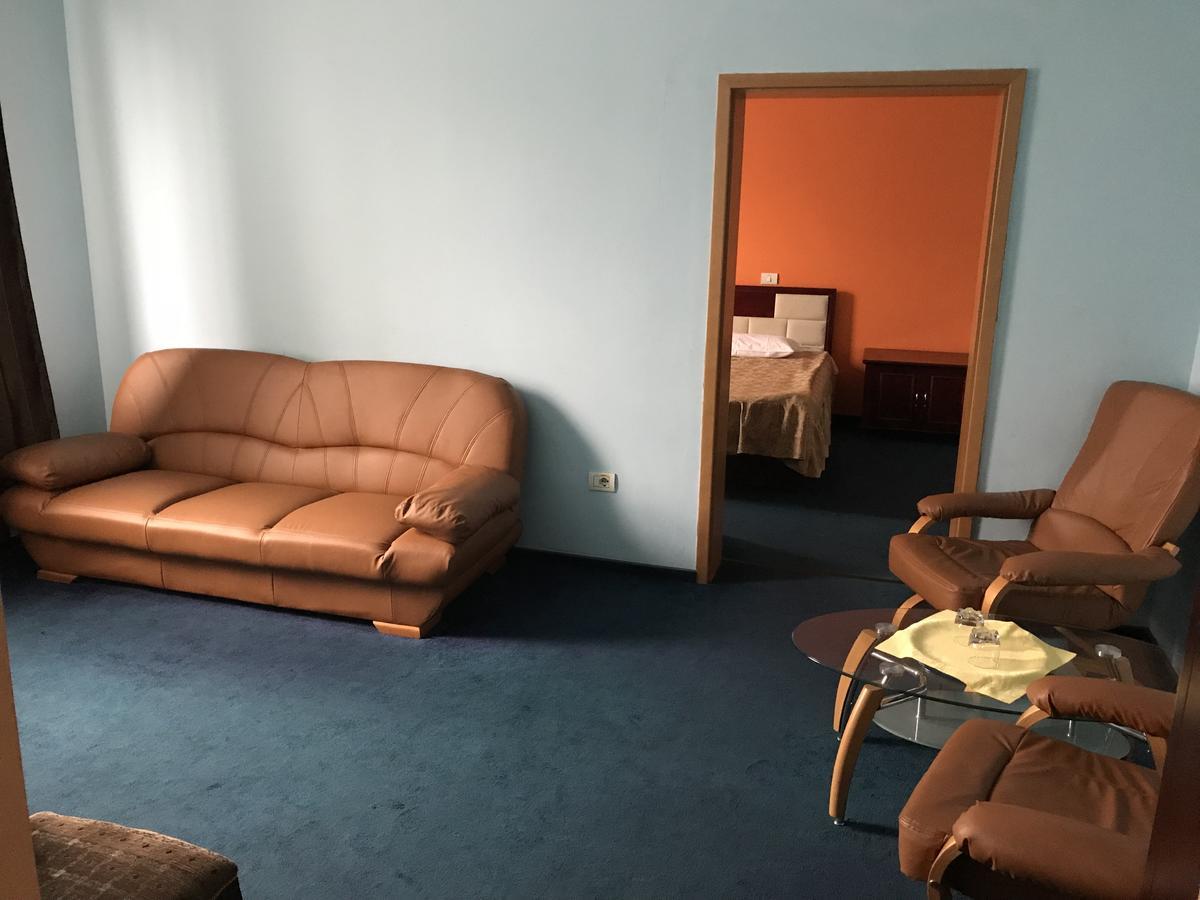 Moticica Hotell Timişoara Eksteriør bilde