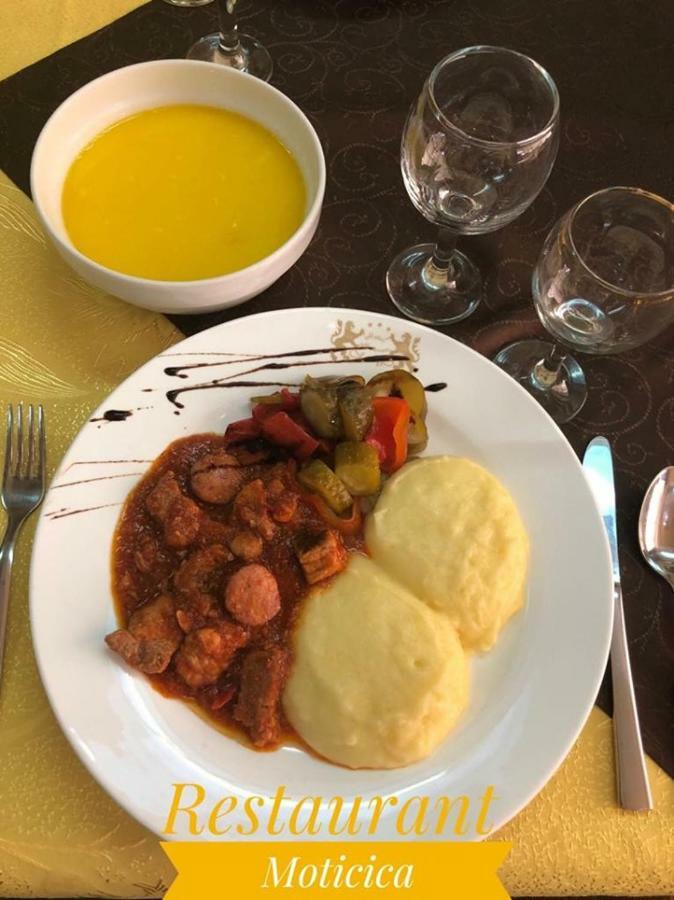 Moticica Hotell Timişoara Eksteriør bilde